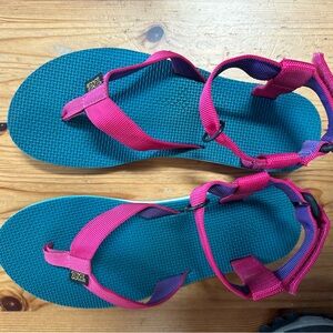 Teva Fuchsia and Teal Strapped Sandals